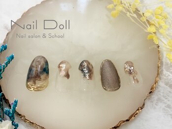 ネイルドール(Nail Doll)/ブラウンとブルーのニュアンス