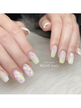 リッシュ トロワ(RICHE trois)/オーロラハートホログラムネイル
