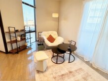 スリーノッツ 長岡京店(THREE KNOTS)の雰囲気(完全予約制のプライベートサロン/人目を気にせず過ごせます♪)