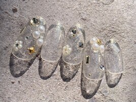 きらきらビジューネイル