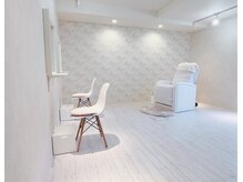 ファーストアイ 元町店(First eye)の雰囲気（白をベースにシックに）