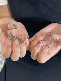 ヒョウ柄ネイル