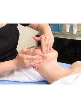 ホウレイ線・たるみ改善！予防ケア