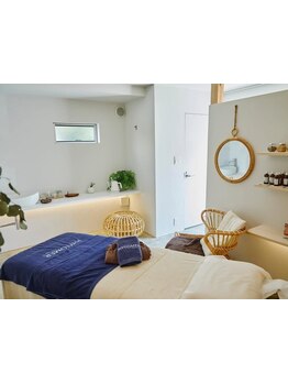 ゆったり空間で施術が受けられるサロン