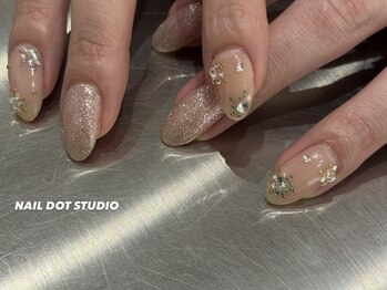 ネイルドットスタジオ 堺筋本町(NAIL DOT STUDIO)/ビジューネイル