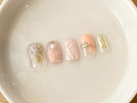 大人可愛い主役級ネイル♪
