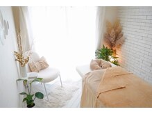 ミミ(Mimi)の雰囲気（白を基調とした落ち着きのある癒しの空間です♪ ）