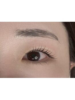 ナチュラル上品な目元にしたい