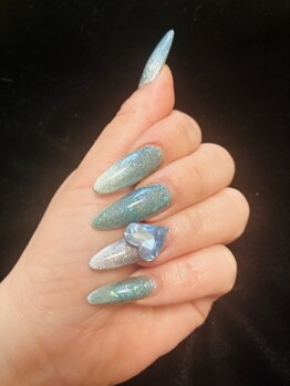 ネイルサロン ミリィー(Nail Salon MiRy)の写真/誰にも邪魔されないプライベート空間で納得のいく映える手元に☆スカルプのストーン,カラーにもこだわり有!