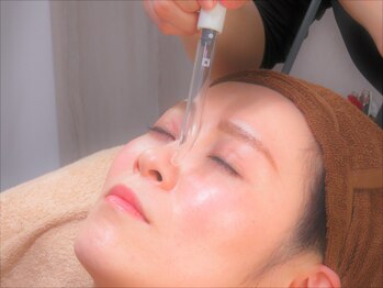 アイリーユー(Airy U)/取れた角栓が見えちゃう!??