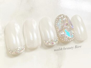 リル(Rire)/つやつやなホワイトミラー♪