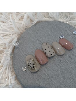 リリーネイル(Lilly nail)/ダルメシアンネイル