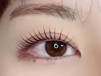 トレス(TRESSE)の写真/【パリジェンヌラッシュリフト￥4700～】ビューラー要らずでまつ毛に優しい◎自然体なのに引き立つ目元へ♪
