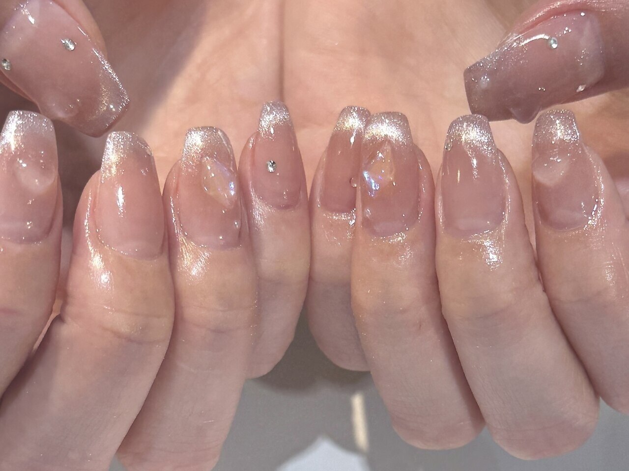 2026年冬トレンド】ラメグラデーション ロングのネイルデザイン集