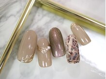 ラミエンヌ/アクセサリーネイル　パイソン