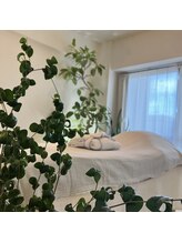 リリーボワ(LillyBois)/グリーンのあるサロン