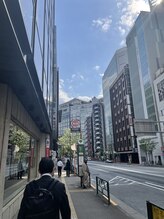アザレア 新宿店(AZALEA)/新宿三丁目E5出口を左に直進♪