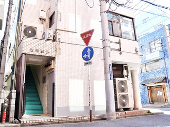 マ シアロン/このビルです!