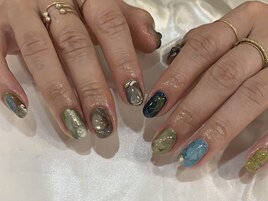 個性的ニュアンスネイル