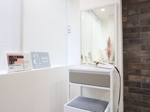 クーラー(couler)の雰囲気（ヘアアイロン・コテ完備。眉毛ケアセットもお試しOK。）