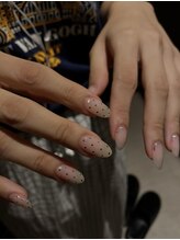 アトワ バイ サイ(A'tois by sai)/dot .