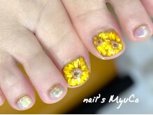 ネイルズミューコ(nail's MyuCo)/リアルひまわりフットネイル