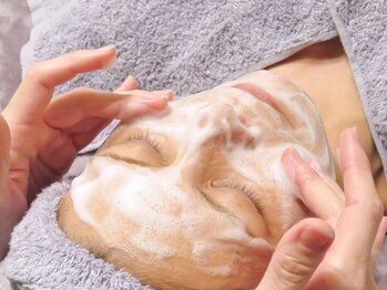 ソワイユ 浜松店(Soyeux)の写真/【フェイシャルワックス脱毛】大人気！うぶ毛スッキリ！ツル艶肌♪お顔全体のワックス脱毛で化粧ノリ抜群◎