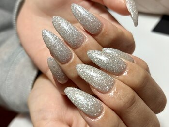 リリネイルズ(RiriNails)の写真/美フォルム&長持ち◎お好みの長さ・スタイルに合わせてデザインを決めていき、思い通りの仕上がりに！