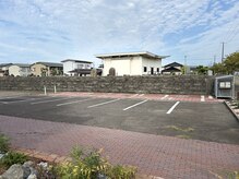 ニューズ(neu's)の雰囲気（駐車場は敷地内にたくさんあります☆）