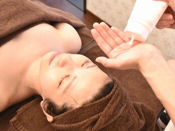 レイ(REI)/最新人気化粧商材のみ贅沢使用