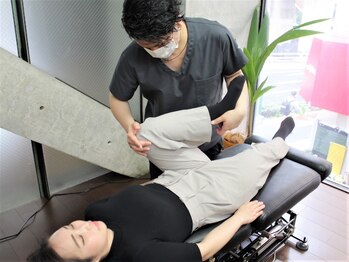 アラキ(ARAKI)/骨盤矯正 猫背矯正