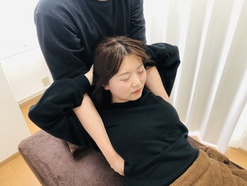 イカル 池袋(ikaru)/胸椎調整：猫背を改善