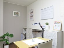 ロック(ROCK)の雰囲気（店内を白を基調としたシンプルで落ち着いたプライベート空間です）