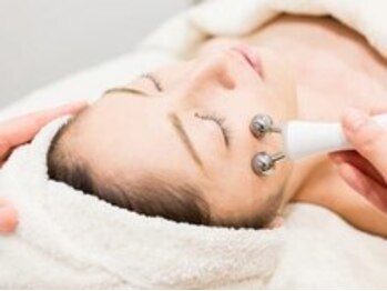 アイランドハーブ 沖縄おもろまち店の写真/筋膜ケア,光フェイシャルで速攻リフトアップ★光フェイシャル¥3500!ずっと通いたい,続けられる価格でご案内