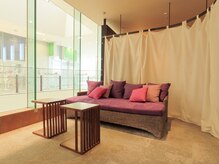 アジアンハーブス 横浜ベイクォーター店の雰囲気（アジアンテイストな室内）