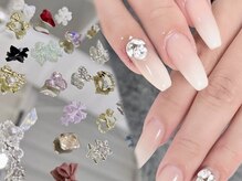プレイス インク ネイル(plays inc. nail)の雰囲気（【長さ出し10本＋パーツ】パーツを豊富にご用意しております◎）