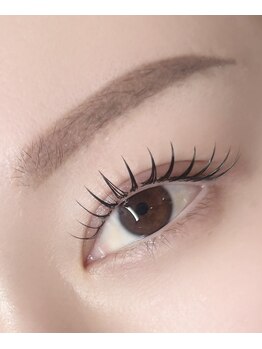 イヨヨ(iyoyo)の写真/眉はお顔の印象の8割を決める！アイブロウで垢抜けも好印象も叶う似合わせ美眉へ。