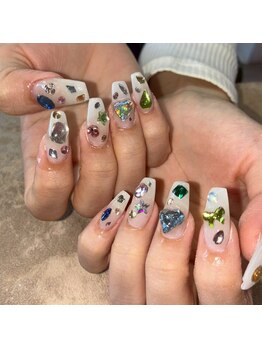 宝石ネイル