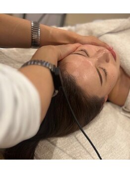 ビノス(Bnos)の写真/【小顔人気No.1】 小顔矯正 × 高周波美容機器WINBACK 60分