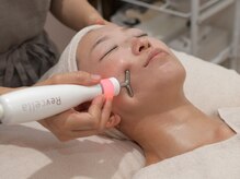 シャルム(Sharm)/プラズマフェイシャル施術風景