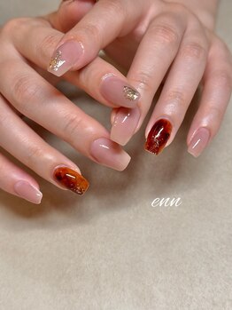 エン(enn)/べっ甲と艶ピンクでいい女感。