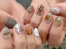 個性派ニュアンスネイル