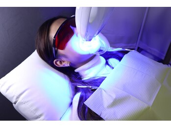 ホワイト 福岡天神店(WHITE)/最新式LEDライトを使用した施術