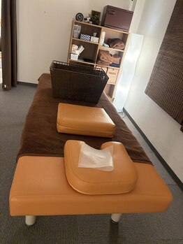 本町ゆびまる整骨院/ゆったりと深呼吸をしながら