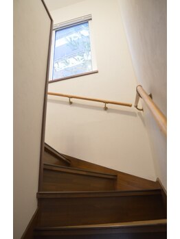 マルヤマサロン(MARUYAMA SALON)/2階へ