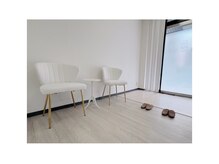 アイモア 三河安城店(eyemor.)の雰囲気(待ち合いroomにウォーターサーバー完備★ご自由にお飲み頂けます)