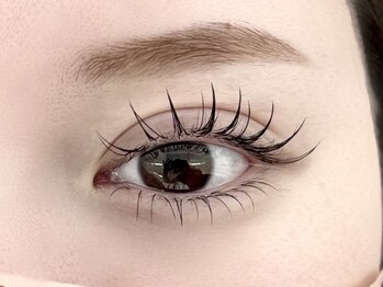 シーズラッシュ 渋谷店(She's lash)の写真/軽い付け心地&瞳パッチリ♪付放2h¥9500★コーティング仕上げでモチ◎300本¥6500~!程よい束感を演出します◎