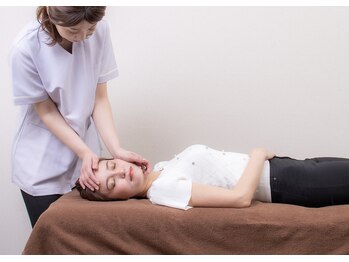 プラスフィール 心斎橋店の写真/【3.40代必見!法令線改善】骨格リフトアップ+骨盤矯正+小顔矯正16,500円→3850円◆[美容整体/心斎橋]