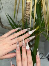 レティ(Re:tty)/イニシャルお花ネイル！