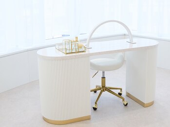 サロン ド リリー(salon de Lily)/ネイル施術台は当店オリジナル*